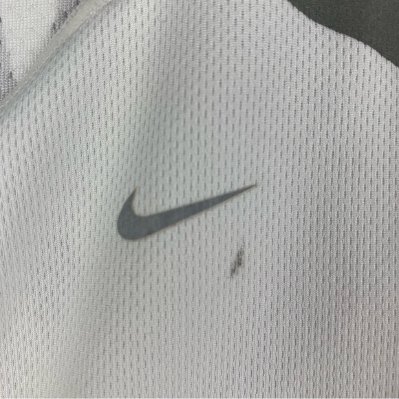 Nike Fit Dry White Sleeveless Workout Tank Top - Picture 7 of 14